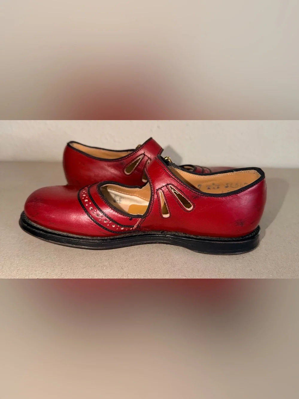 Buster Brown Vintage Girls Red Leather Mary Jane Shoes Gold Buckle Size 9